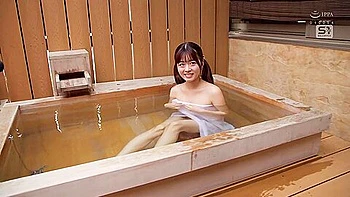 By The Way, Is The Idols Hot Spring Report Really Naked? An Extreme Surprise Pillow Business Location Shoot That Can Never Be Broadcast On Terrestrial Tv Sakurano Rino