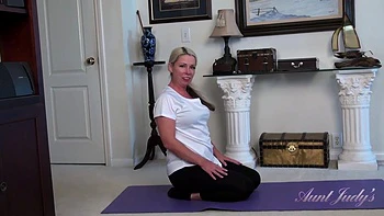 Yoga Workout & Hairy Pussy Play with Liz