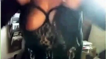 Vieille montre son cul - Une webcam franaise avec une grann