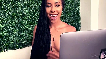 Cougar Queen: A Tiger King Parody - Desperation And Decline - Reagan Foxx, Cherie Deville And Kira Noir