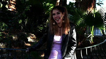 Alice, 35, very sassy webaster ... - Jacquie et Michel TV