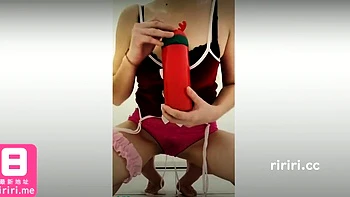 Cute Blonde Masturbates on Webcam with Toy