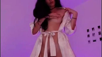 Pretty Hot Blackhaired Amateur Will Make You A Bonner: Babe, Masturbation  Cam Porn