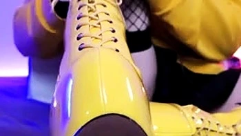 Queenie Steph High Heels And Bare Feet