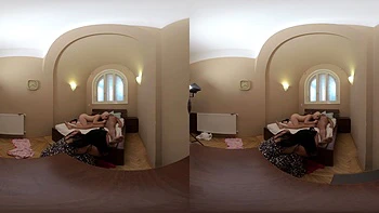 Ellie Shoule VR – Behind The Scenes Jungle Bush Of Anal Princess