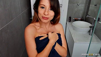 Showering With MadeInCanarias