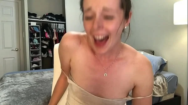 Lendo Harry Potter histericamente enquanto sento em um vibrador!