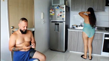 Horny stepmother wanting to be fucked by a big penis - Porn in Spanish: Porn