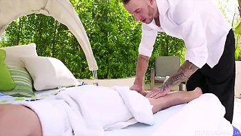 Sensual Massage Puts Riley Reid In The Ass Pumping-craving Mood