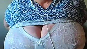 Big tits mom: Amateur, Xhamster  Milf Porn