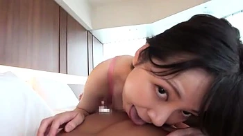 Hカップのグラマーな巨乳美女が熱いキスと潤った舌使いの乳首舐め手コキ