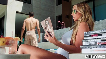 Busty Phoenix Marie and Ainslee in hot threesome action