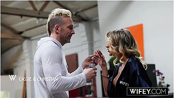 Fit Blonde Hotwife Cassie Bender Gets A Bbc Creampie In Front Of Hubby