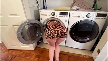 I Fuck My Stepmom Stuck In The Washing Machine And Give Her A Creampie - Steve Rickz, Bootyandthebeast