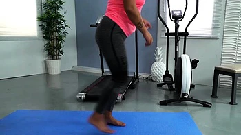 Brunette Slut Gives Blowjob To Big Cock Outdoors