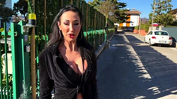 Rose, a sensual and very hard welcome! - Jacquie et Michel TV