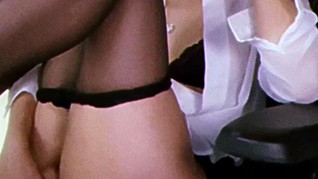 Amateur brunette double toying on webcam