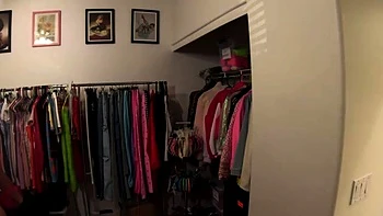 Amateur Big Boobs jerks Big Dick