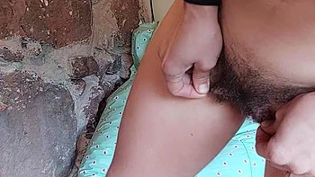 Naked amateur webcam girl fingering her pussy live on camera