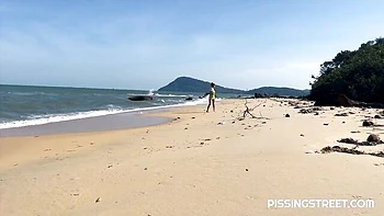 Glamour Sakura Hell's pee porn