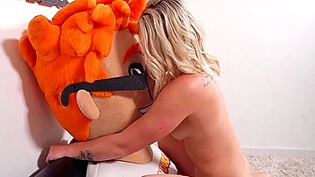 Blonde Bombshell Kelsey Kanes Facial Finale After A Wild Fuck