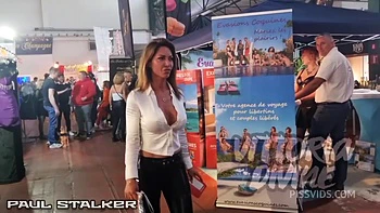 Vittoria Divine Bombshell Fit Milf Double Penetrated By 3 Guys