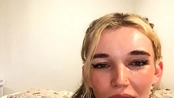 Close up MiLF getting it in the ass