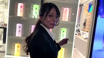 美人OLが熱いキスと睾丸フェラして四つん這い手マンとクンニで艶めく