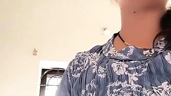 Puja brune baisée par Prem - Milf indienne en POV