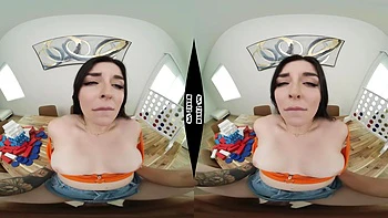 Skylarfall: Брюнетка MILF порноактриса в VR