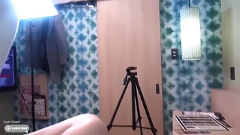 Adolescente asiatique en POV avec creampie