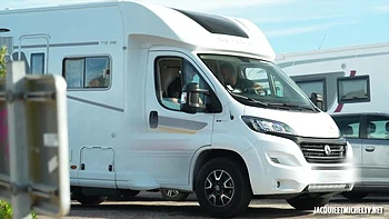 Ophélie, 27 years old, HR in Lens! - Jacquie et Michel TV