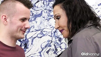 Watch engaging Sam Bourne and Nicole Dupapillon's dirt