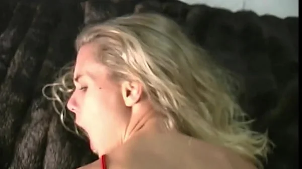 Blonde amateur slut wife ass fucked and double penetration! Mindy from Yummymama gets her asshole fucked in rare anal sex video!