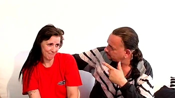 Steffi's Horny Threesome with Friends - Amateur Blowjob & Cum in Mouth