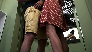 MILFs tetonas Irogenia y Cataleya follan lesbianas