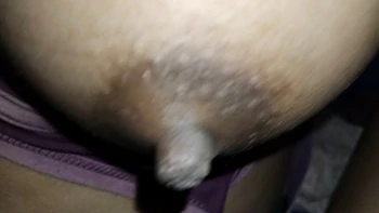 Chica Desi india folla su coño sola