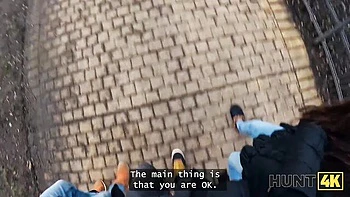 Stanley Johnson fickt die betrügende kleine Titten-Frau hart