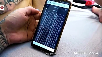 Amador holandês FFM com MILFs Mila Milan e Nayomi Sharp