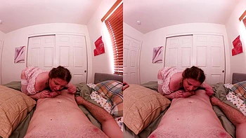 Belle-mère américaine MILF baise dur son beau-fils en latex et bas