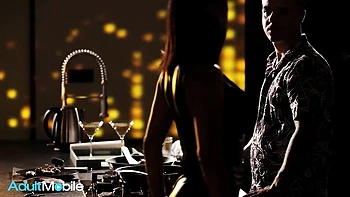 Spread eagle de quatro com chupada e lambida de buceta