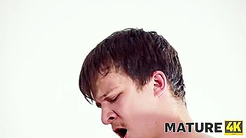 Follar a madurita peluda morena