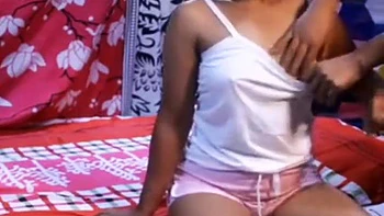 Одна домашняя трахают с бабхи