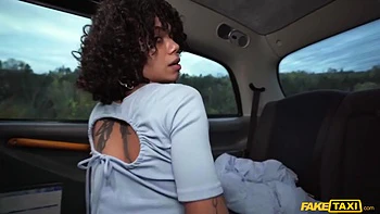 Mih Ninfetinha - Sucks Passion In A Brazilian Taxi