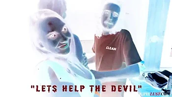 Большие сиськи трахнуты в Вегасе: Минет и догги