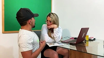 Kleiner Schwanz füllt Ines Venturas dicken Schwanz