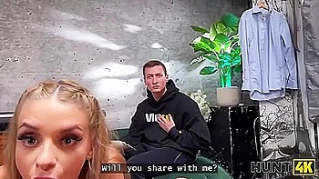 Blonde Tschechin Naomi liebt Cuckold POV Fick