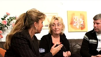 Loiras maduras resolvem os problemas de ereção do marido