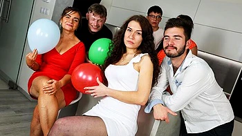 Fiona e Christina milf com peitos caídos na putaria