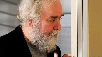 Stepsisters tasting family pussy